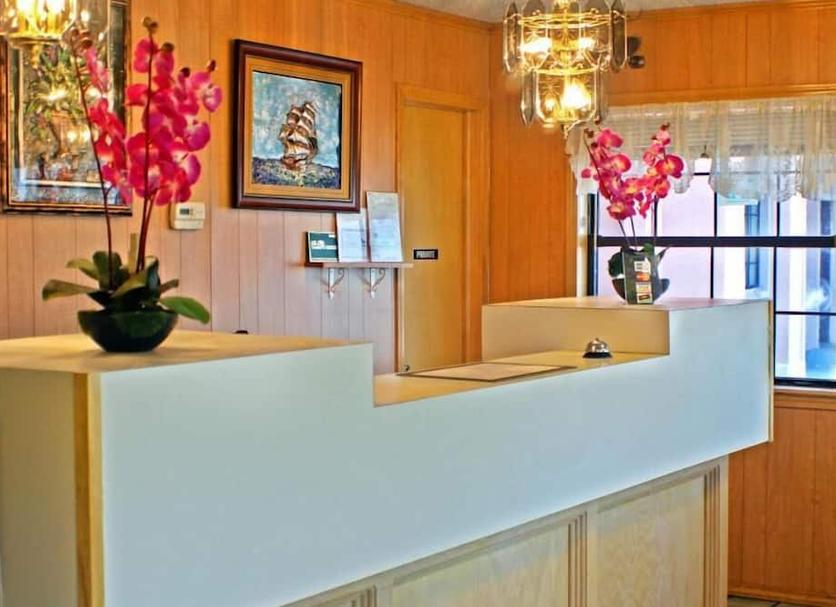 Front desk Photo