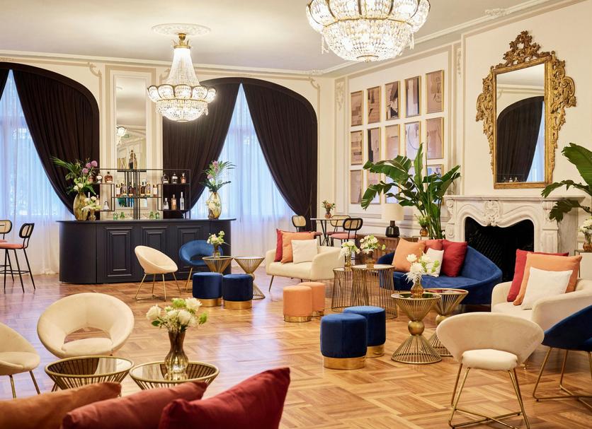 Lounge Photo
