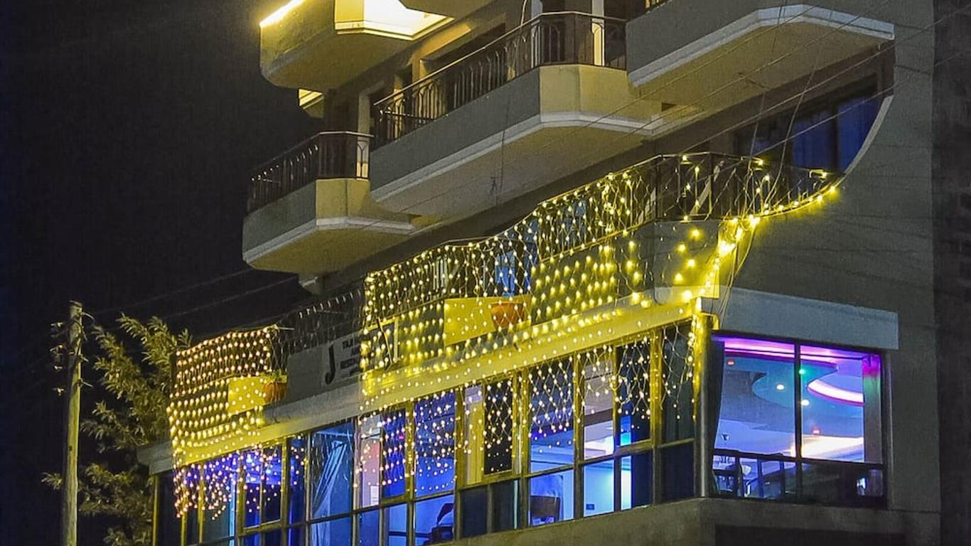 Hotel Taji