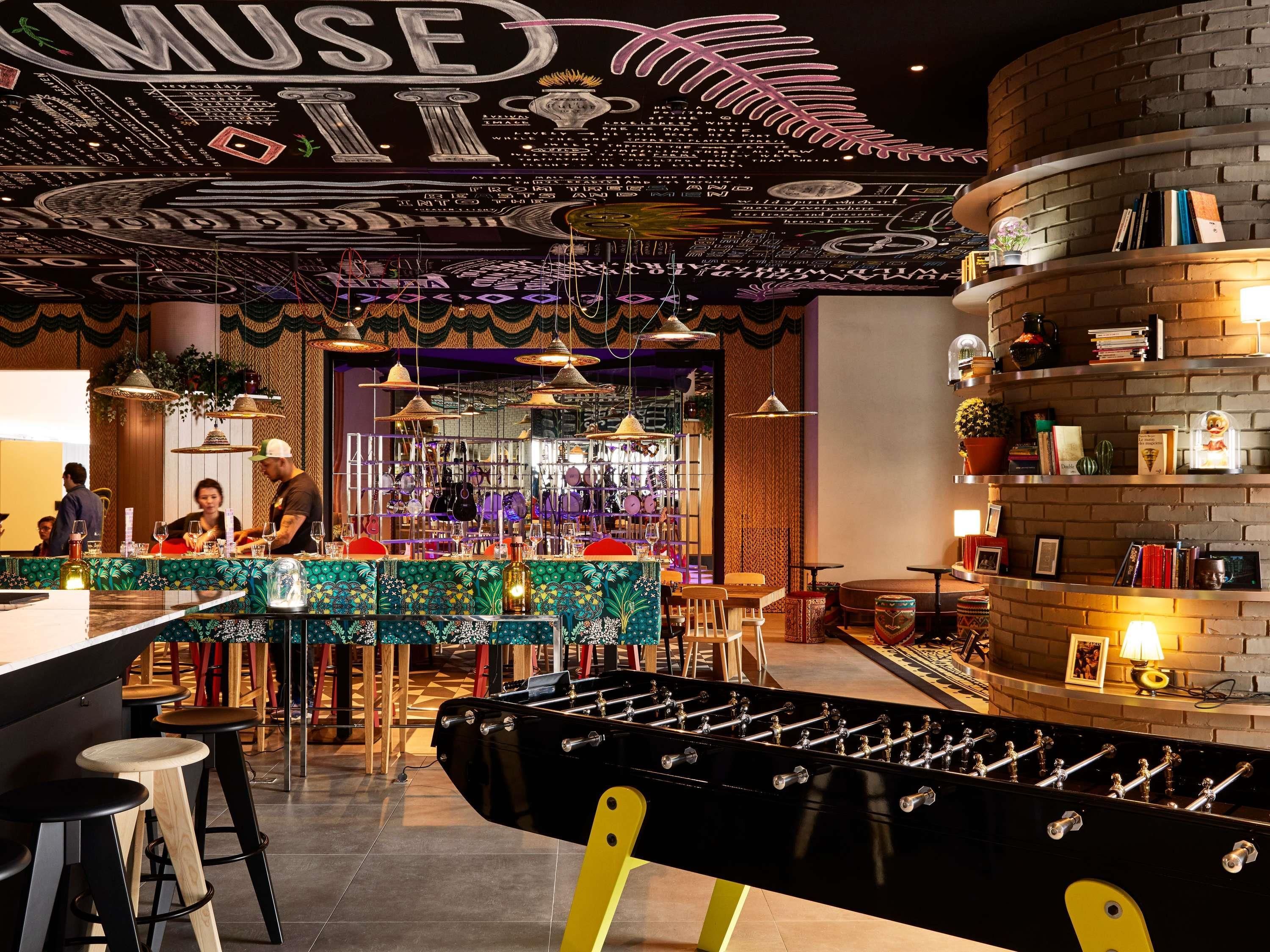 Bar