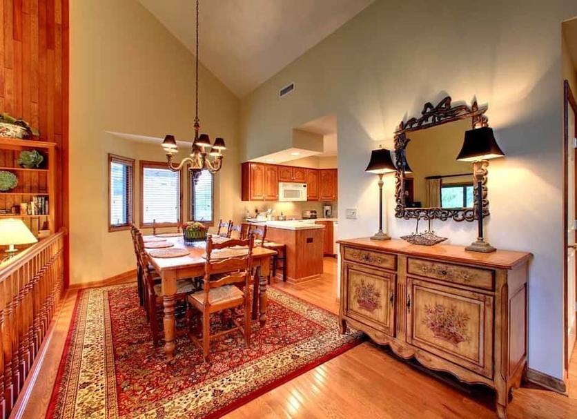 Dining room Photo