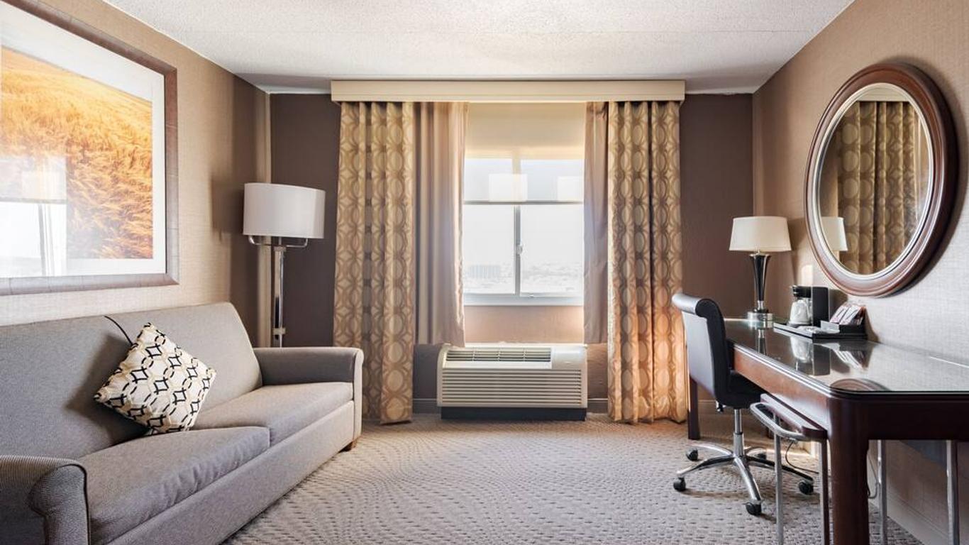 Wyndham Omaha/West Dodge
