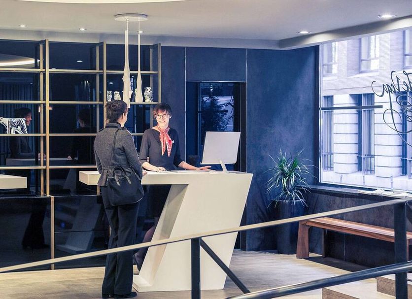 Front desk Photo