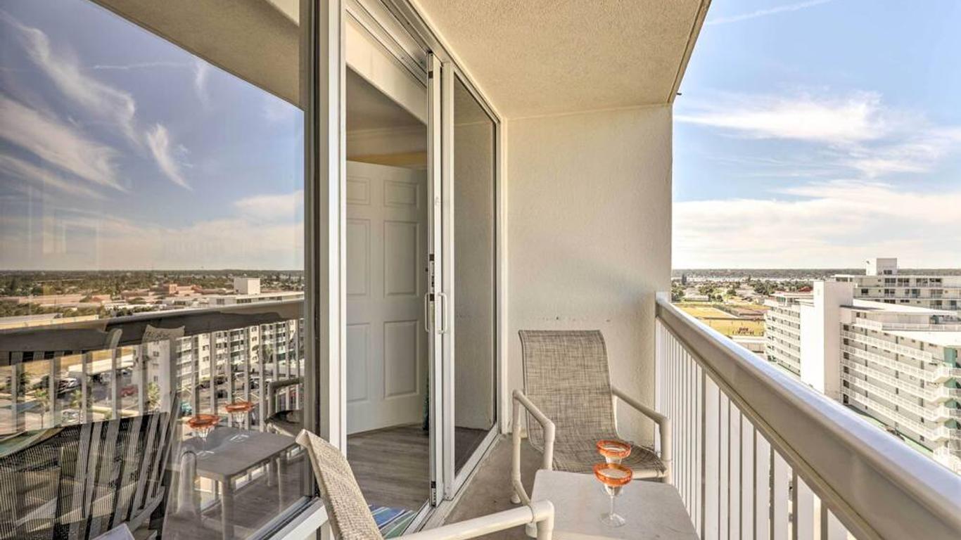Ocean-View Daytona Beach Resort Retreat with Balcony
