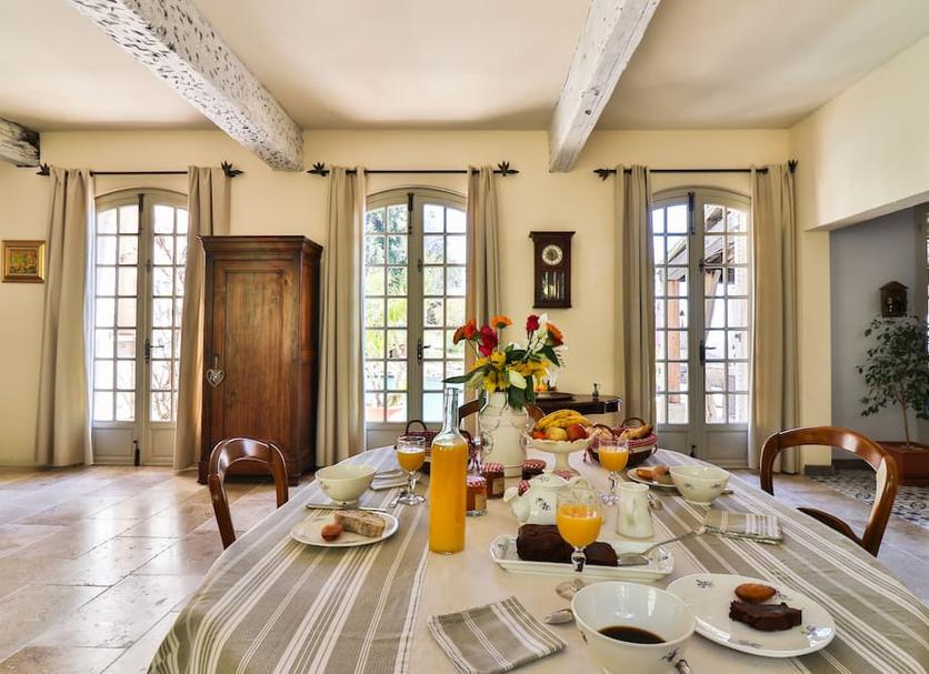 Dining room Photo