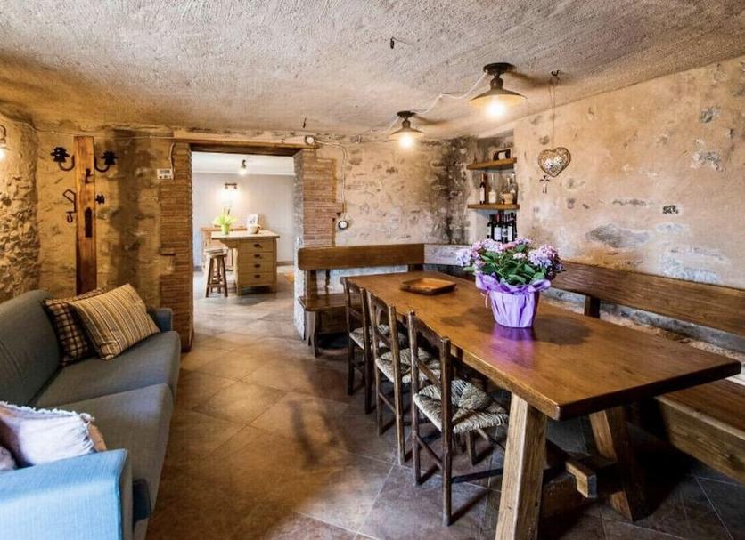 Dining room Photo