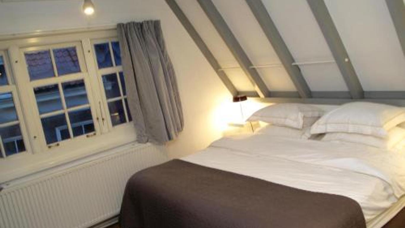 Sleep in Amsterdam B&B