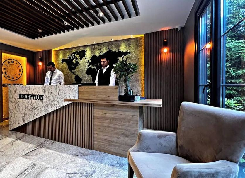 Front desk Photo