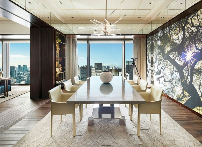 Mandarin Oriental, Tokyo dining room with city skyline views and floor-to-ceiling windows