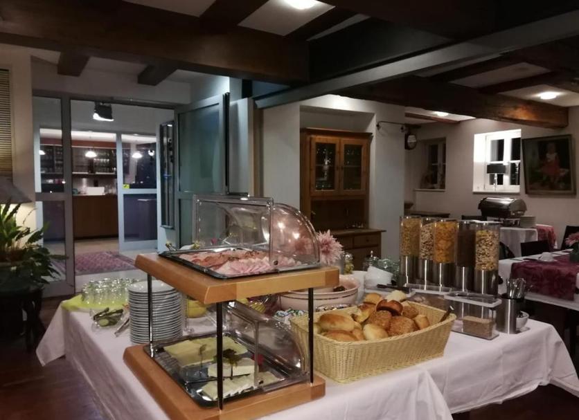Buffet Photo