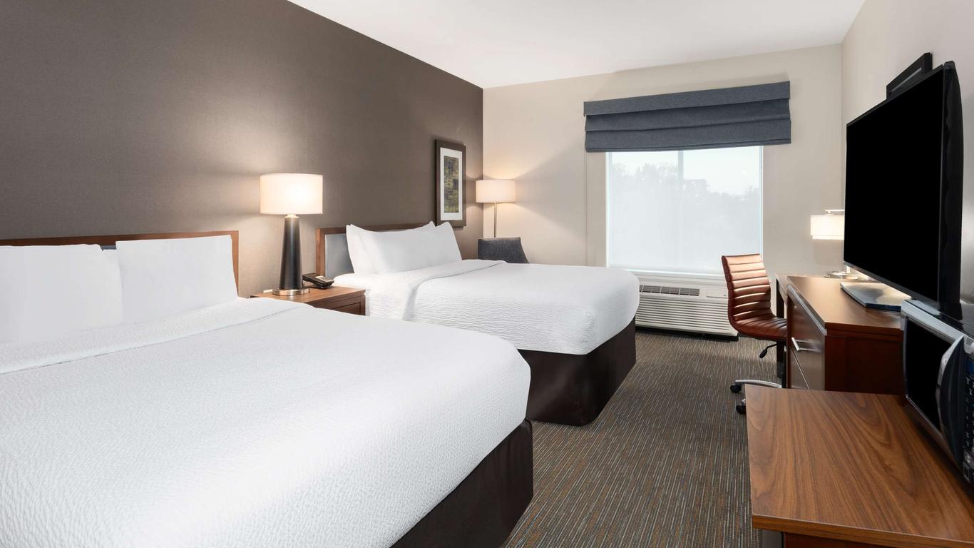 Hampton Inn by Hilton Nashville Airport Century Place