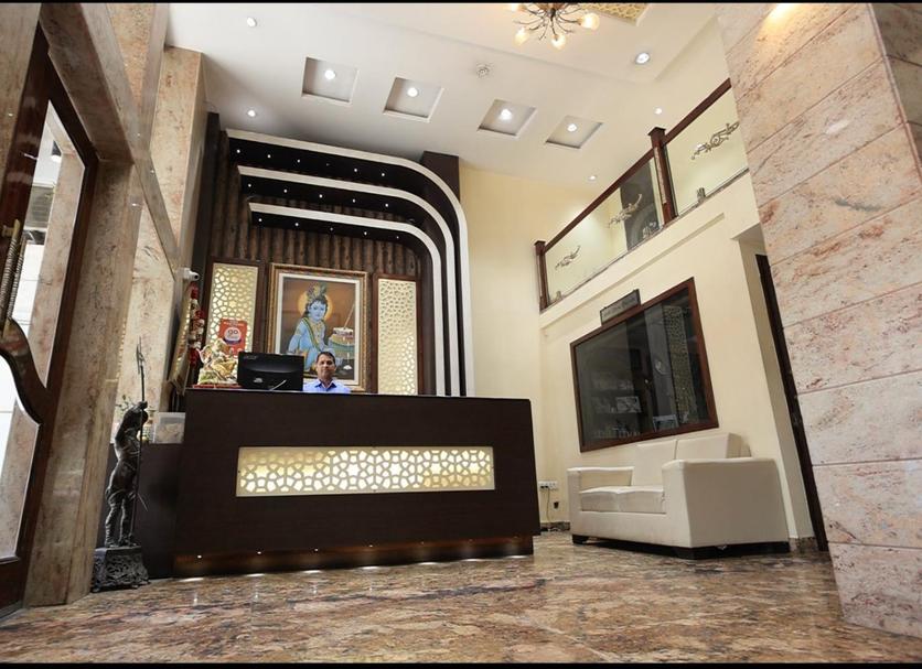 Front desk Photo