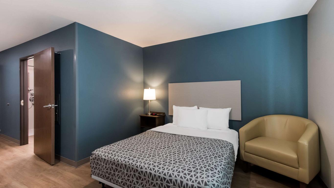 Woodspring Suites Chandler Airport