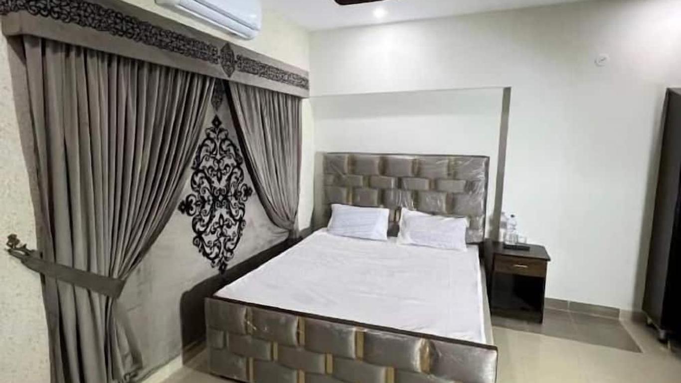Oriole Luxury Hotel