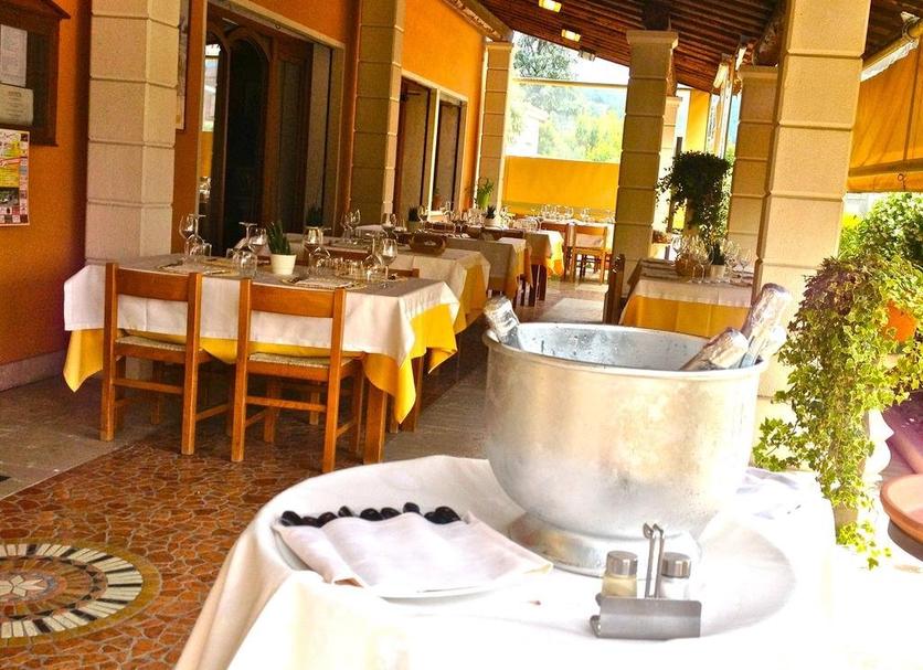 Restaurant Photo