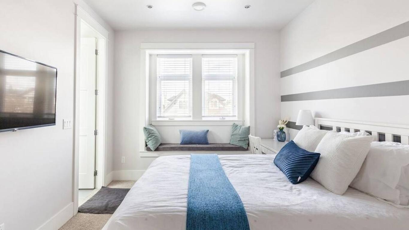Vancouver West Cozy Retreat by Host Launch