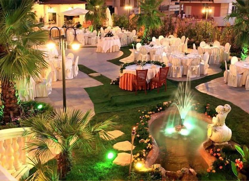 Banquet hall Photo