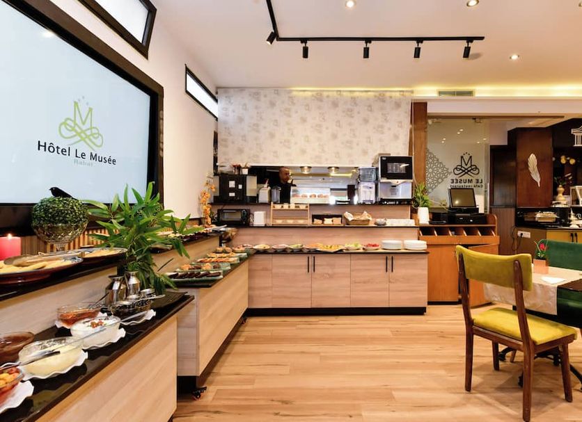 Buffet Photo
