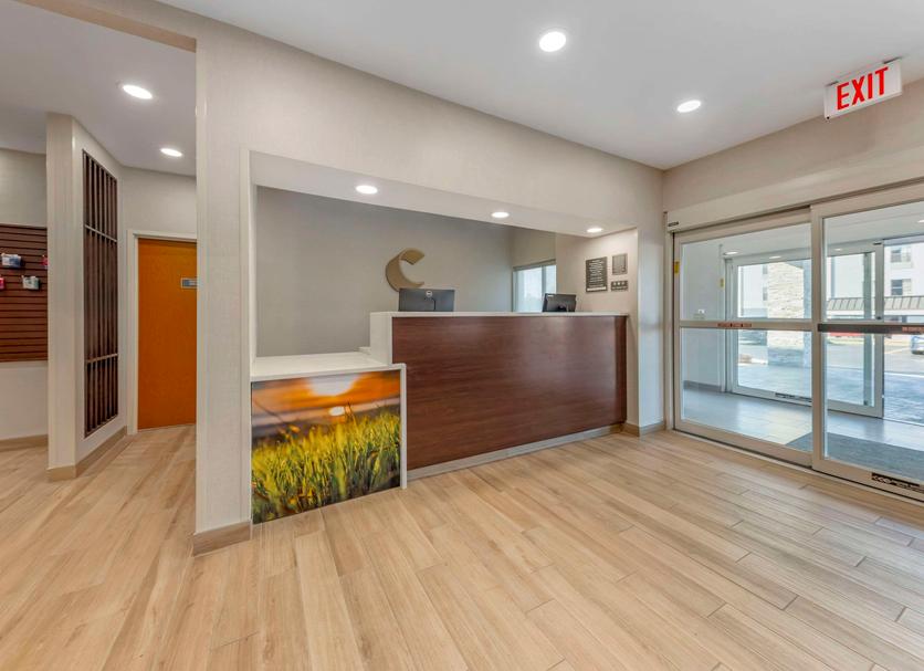 Front desk Photo