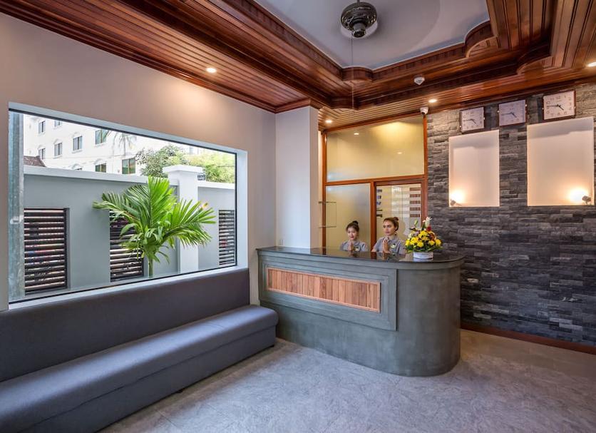 Front desk Photo