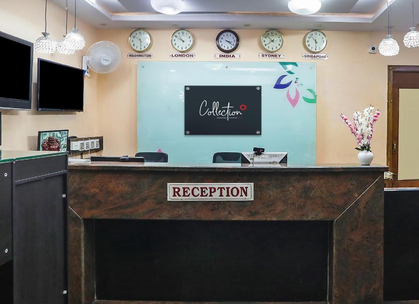 Front desk Photo