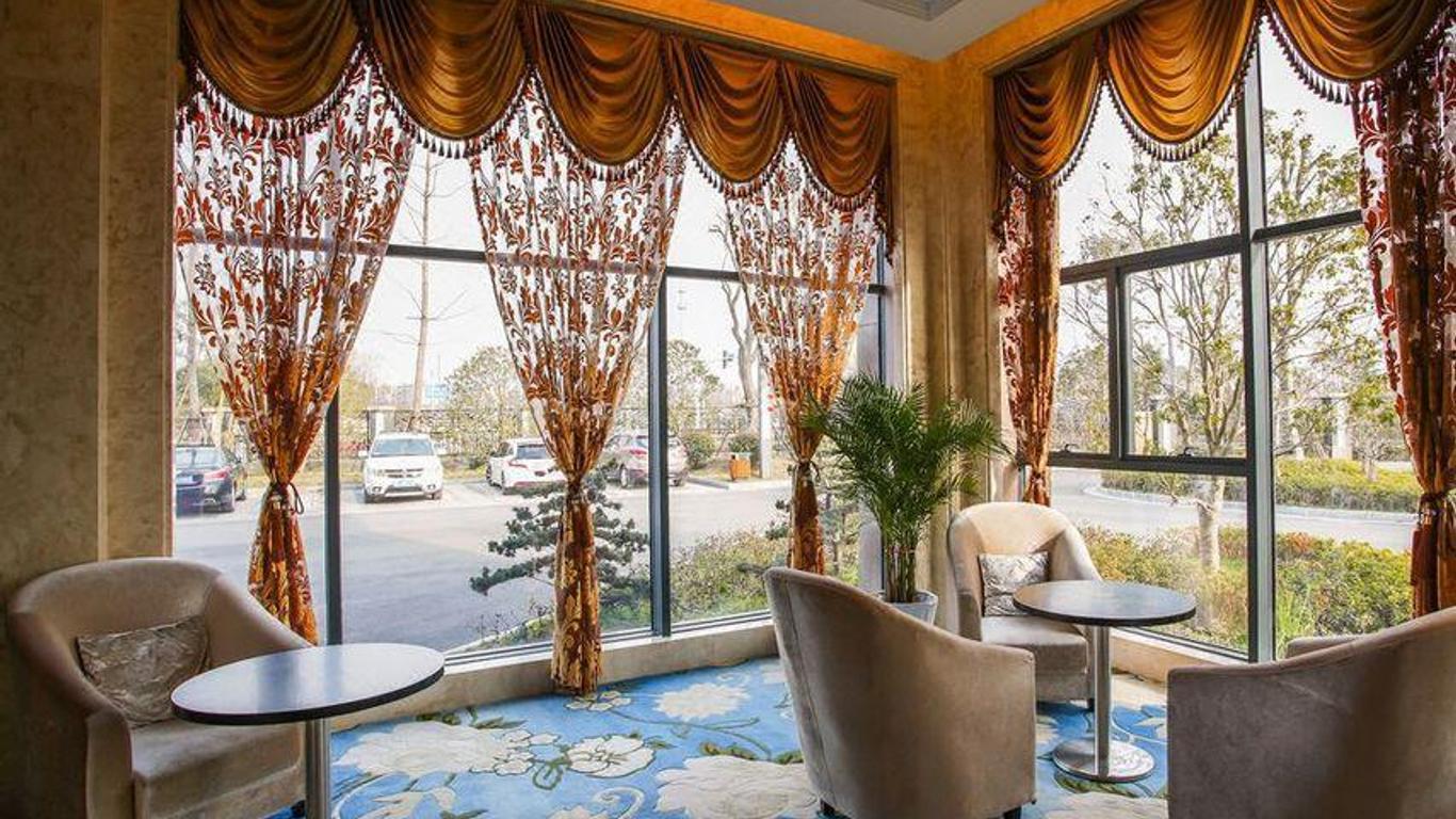 Yangzhou Canal Spring Hotel (East High-speed Railway Station)