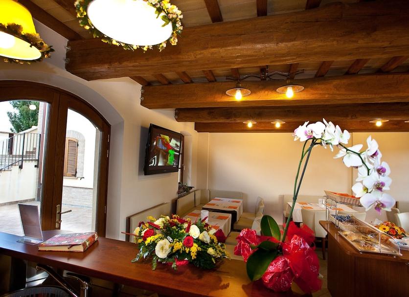 Dining room Photo