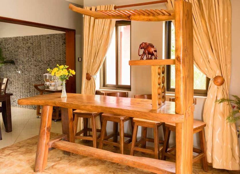 Dining room Photo