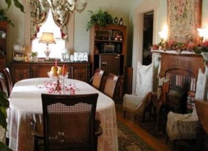 Dining room Photo