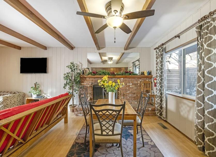 Dining room Photo