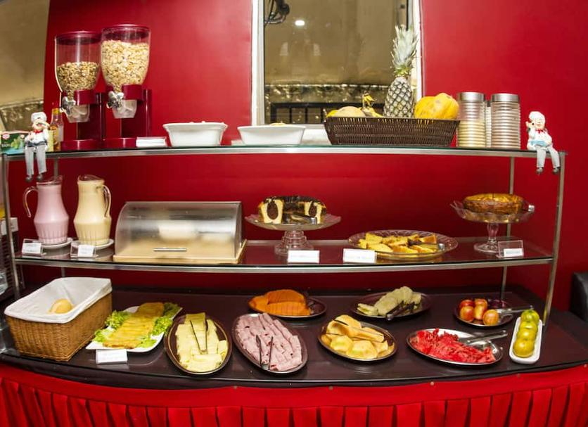 Buffet Photo