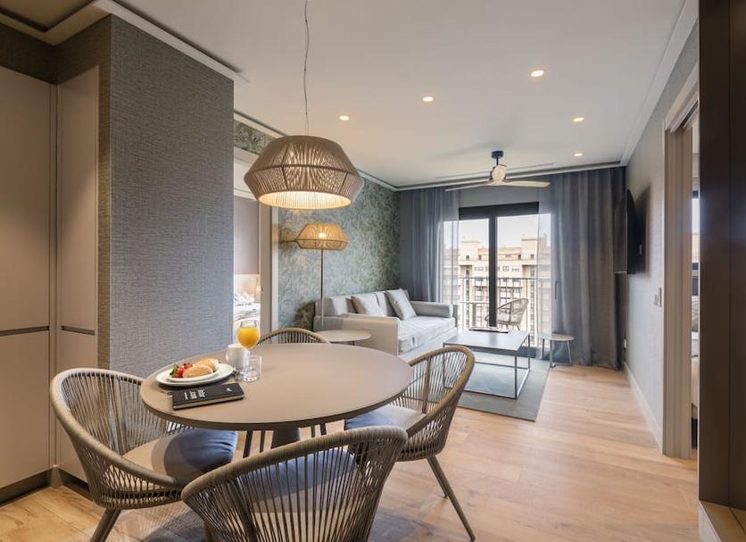 Dining room Photo