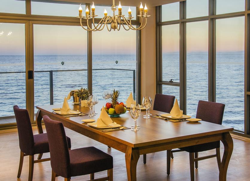 Dining room Photo