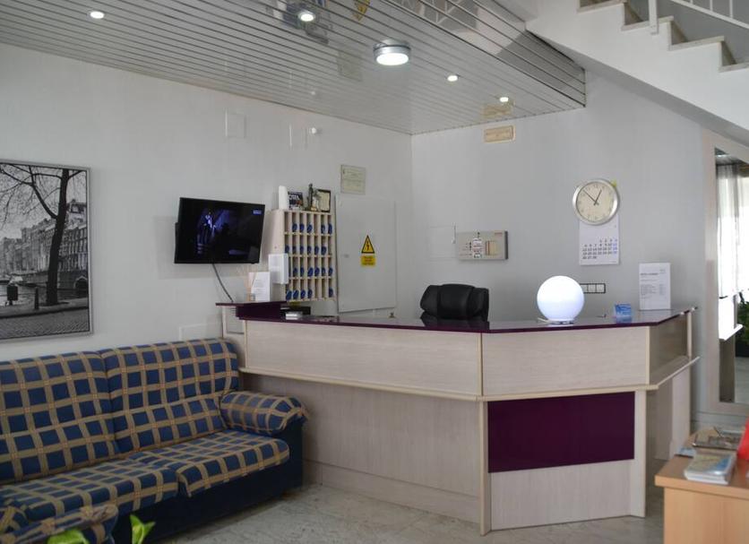Front desk Photo