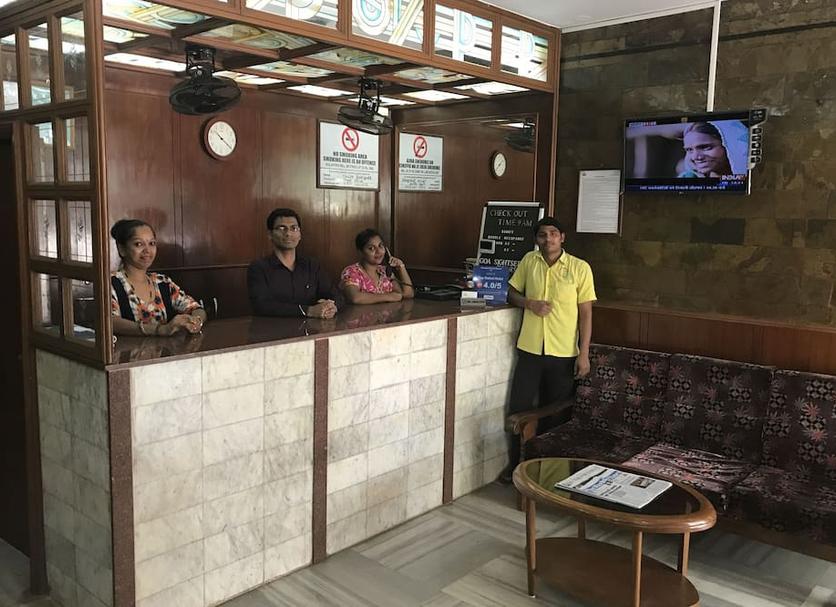 Front desk Photo