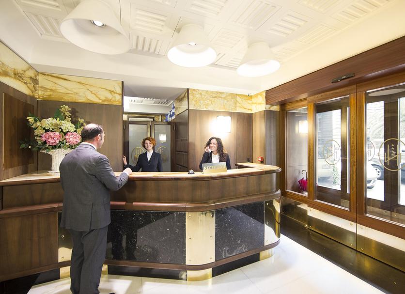 Front desk Photo