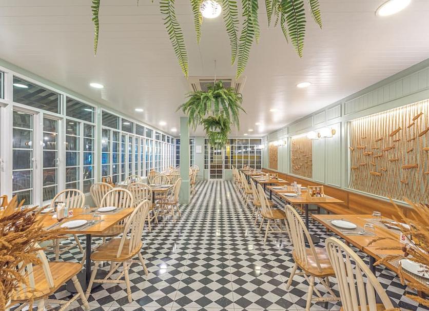 Restaurant Photo