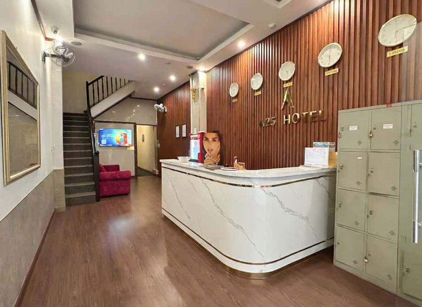 Front desk Photo