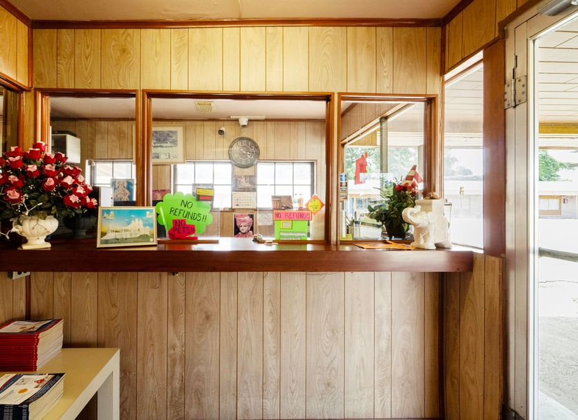 Front desk Photo