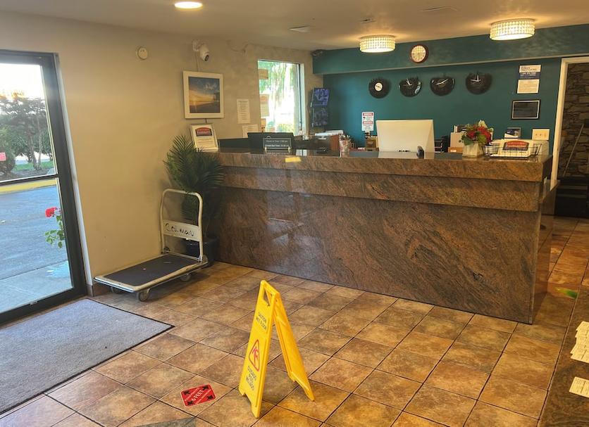 Front desk Photo