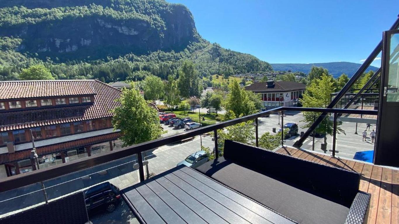 Stryn House - Hotel & Apartments