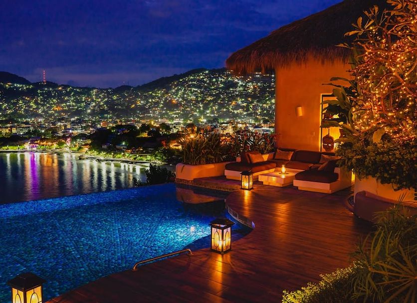 Tentaciones Hotel & Lounge Pool