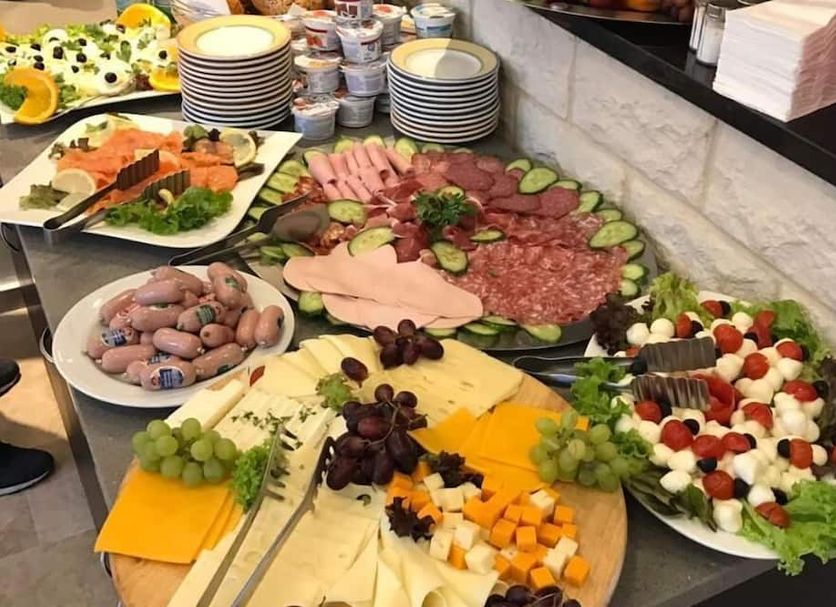 Buffet Photo