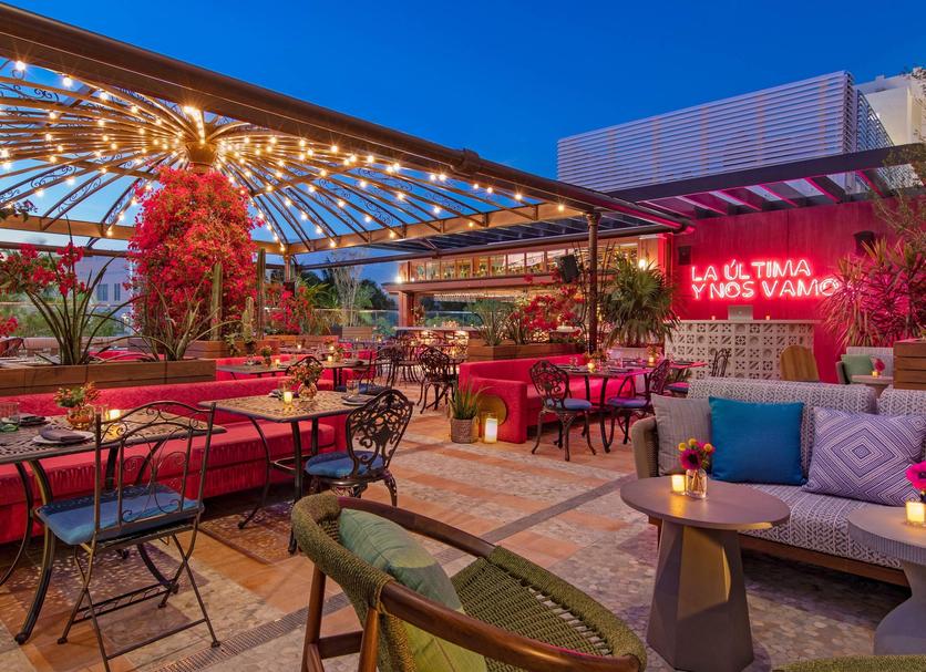 Restaurant Photo