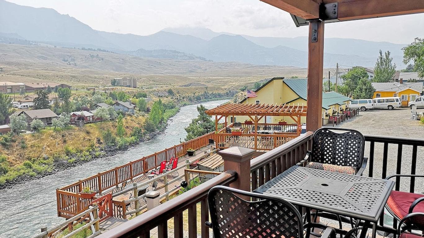 Yellowstone Riverside Cottages