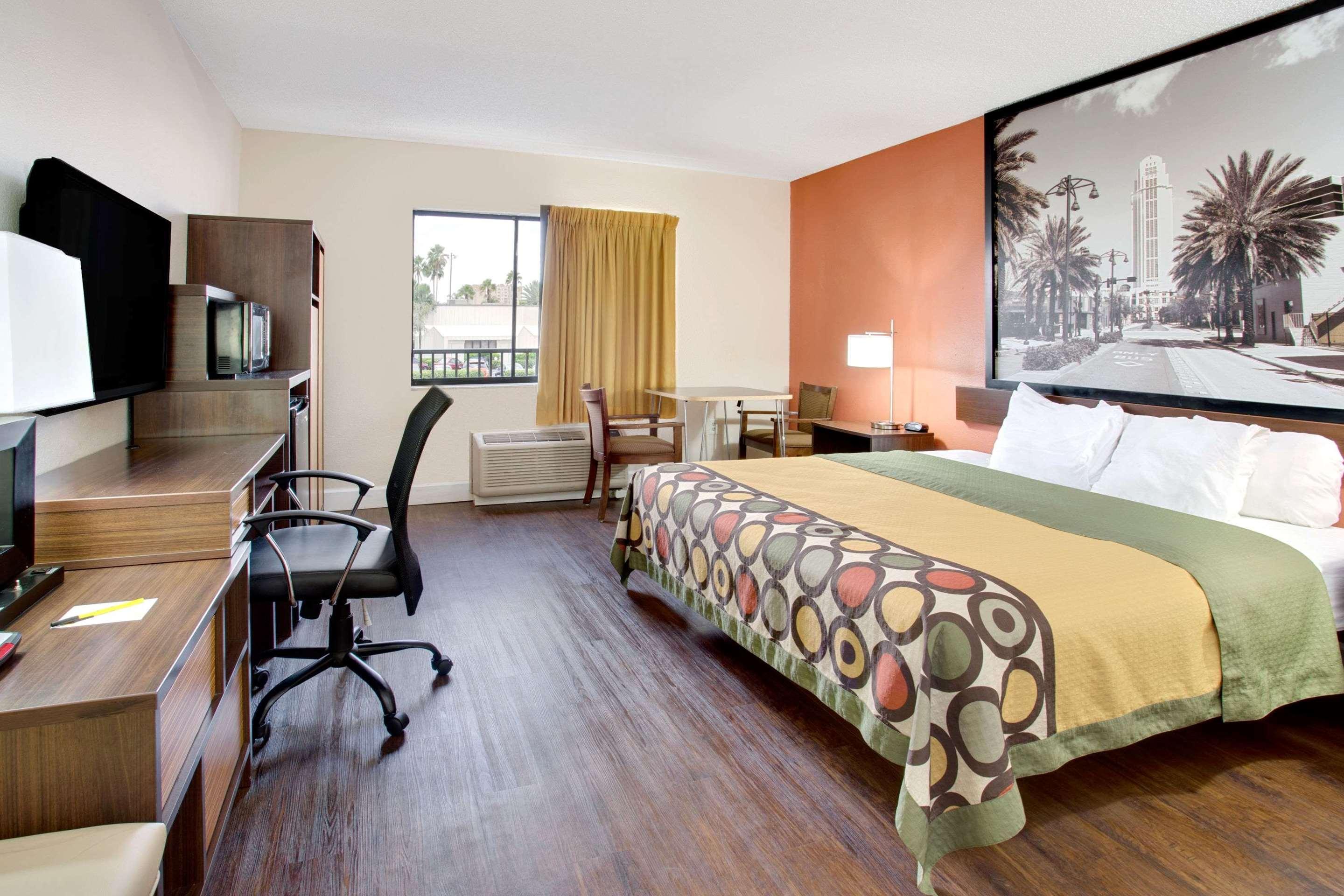 Super on sale 8 hotel