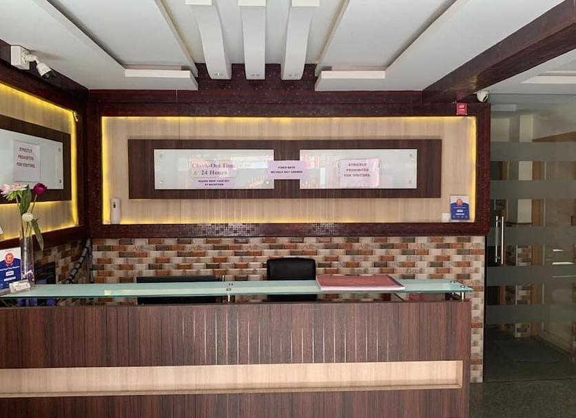 Front desk Photo