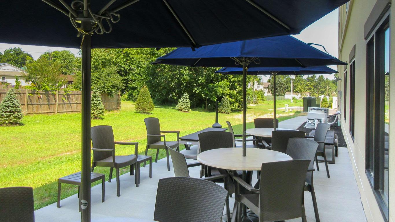 Comfort Inn and Suites Amish Country