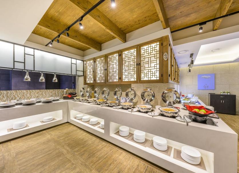 Buffet Photo