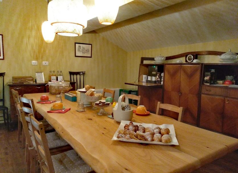 Dining room Photo